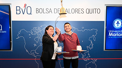 Noticia: Estudiantes de posgrado de la Universidad Mariana fortalecen su formación financiera e internacional en Ecuador